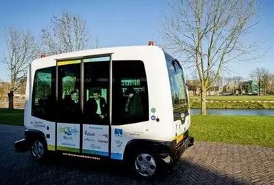 荷兰无人驾驶摆渡车上路 4月将试验货车